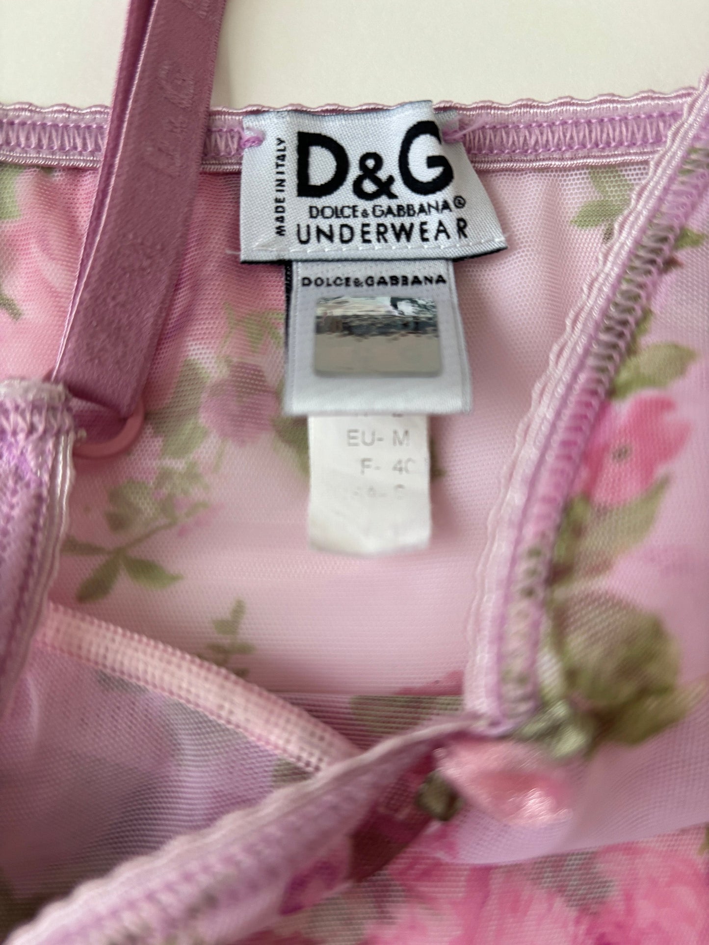Dolce & Gabbana 2000s pink sheer roses mesh top XS-S - Image 2