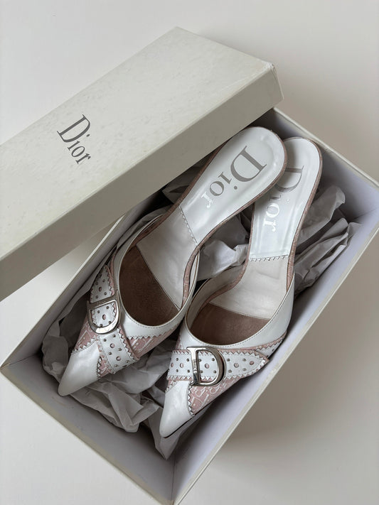 Christian Dior S/S 2003 by John Galliano white trotter kitten heel buckle mules (EU 39,5 / US 9) (Kopie)