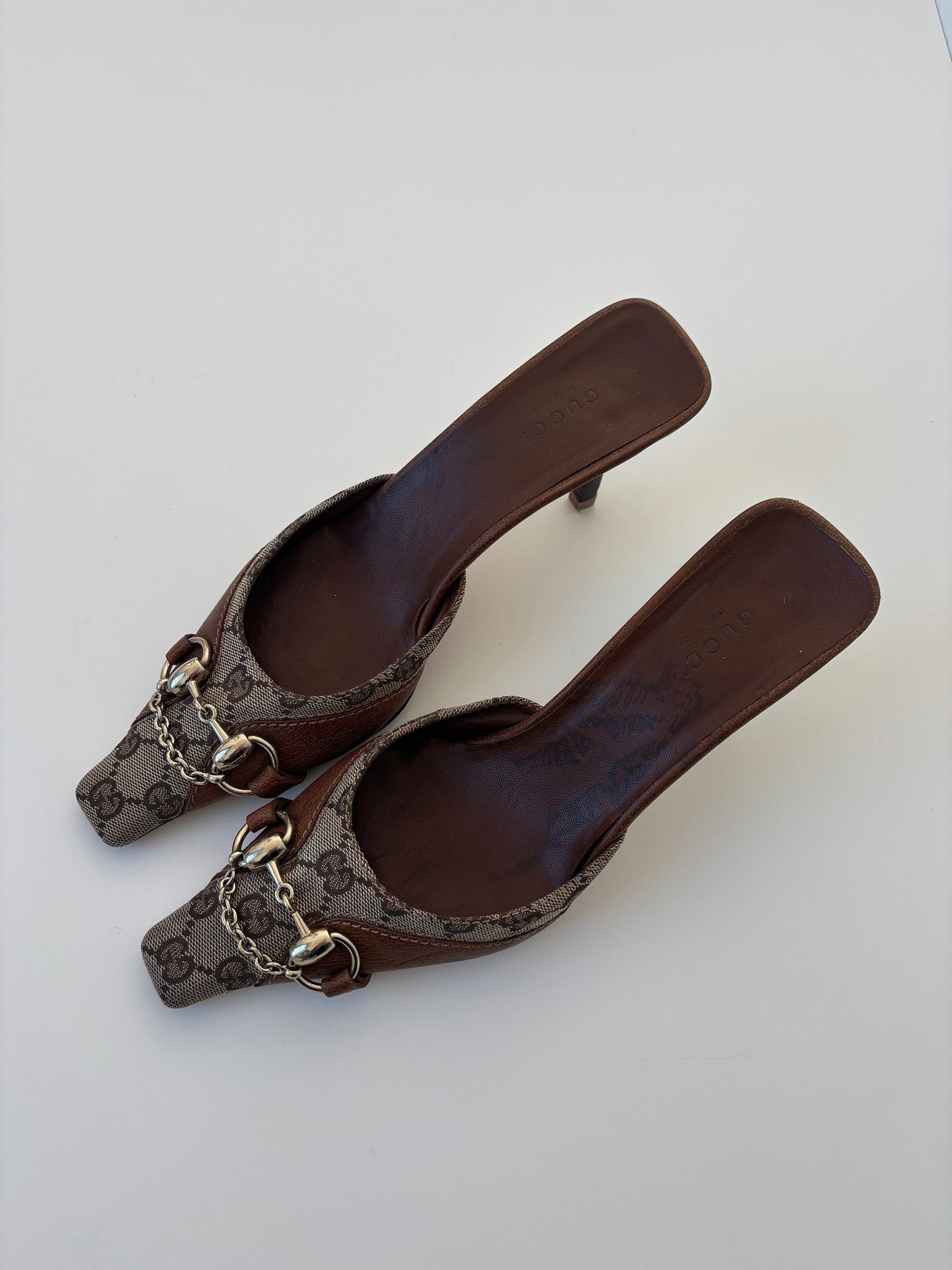 Gucci by Tom Ford 2000s tan squared chain & monogram mules (EU 38 / US 7.5)